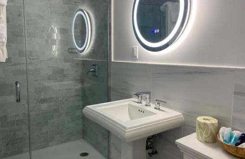 Ocean Beach Hotel | Clegg's Hotel