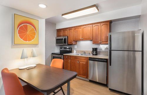 Anaheim Resort Hotel | Clementine Hotel & Suites Anaheim
