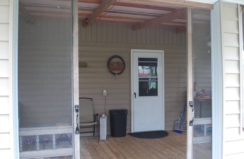 Plevna House | Clemson Lane Cabin in a rural setting.