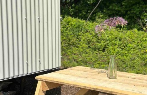 Staplefield House | Cleo’s Hut