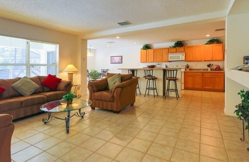 Sunrise Lakes Villa | Clermont Villa 6 bed 3 baths with Pool and Spa