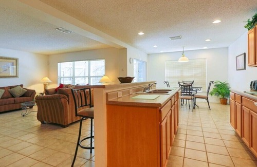 Sunrise Lakes Villa | Clermont Villa 6 bed 3 baths with Pool and Spa