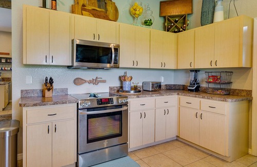 Clewiston House | Clewiston 'Bluegill' Home Rental w/Fishing Pond!