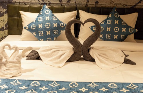 Mundra Bed & Breakfast | Click Hotel