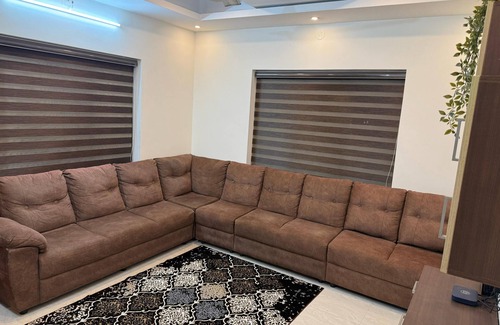 Varkala House | Cliff Niyara 5min drive to Beach and Cliff 2-bedroom house with AC in Varkala