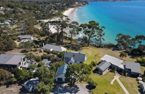 Spring Beach House | Cliff-Top Retreat Ocean Views