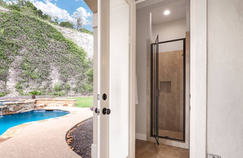 Wetmore House | Cliffside - A Birdy Vacation Rental