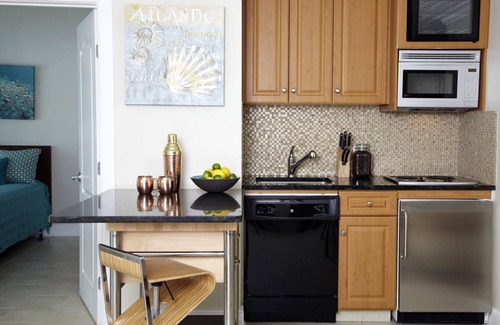 Greenport West Apartment | Cliffside Resort Condominiums