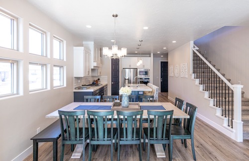 St. George House | Cliffside Retreat at The Ledges Golf Club *Private Hot Tub*