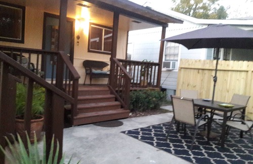 Bacliff House | Clifton By The Sea Bungalow-2 Miles from Kemah Boardwalk- Pet Friendly