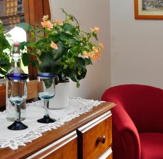 Clifton Grove Bed & Breakfast | Clifton Gardens Bed & Breakfast - Orange