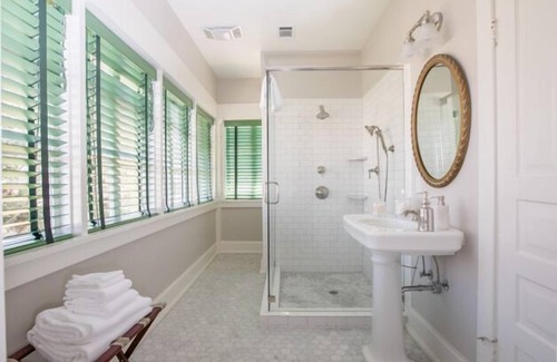 Natchez House | Clifton House - Big River North | Queen Suite | Mississippi River Views