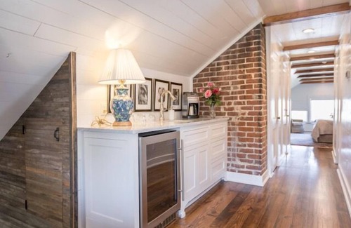 Natchez House | Clifton House - Observatory | King Suite, Sleeps 4 | Mississippi River Views