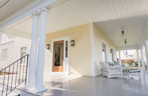 Natchez House | Clifton House - Observatory | King Suite, Sleeps 4 | Mississippi River Views