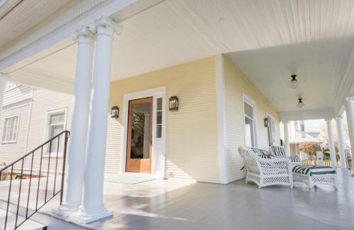 Natchez House | Clifton House - Observatory - King Suite, Sleeps 4, Mississippi River Views
