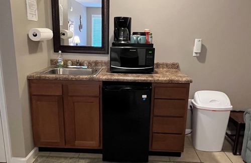 Jamestown Cottage | Clifty Creek Inn—Unit B