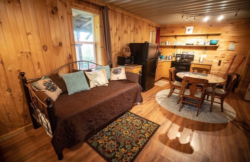 Pine Ridge House | CLIMB ON INN~Whole Property~ 3Cabins ~ Sleep 17~ Red River Gorge~ Family Reunion