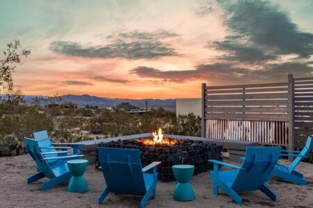 Panorama Heights House | Climber's Oasis l Cowboy Pool l Hot Tub l Walk Into Park