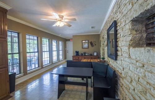 Belton House | Clink on the Creek- Creekside DT Belton- Pet Friendly