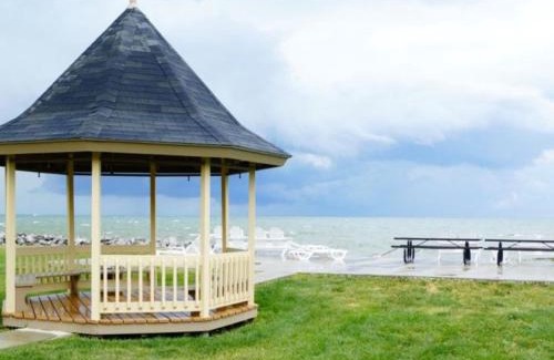 Port Clinton Hotel | Clinton Inn & Suites