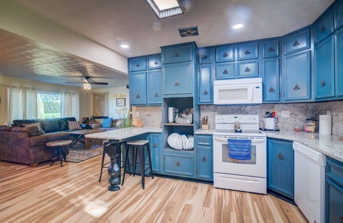 Lane House | Clinton Lake Vacation Rentals Logan’s Landing Just minutes to Lake