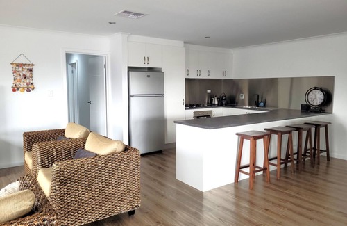 Para Wurlie Hotel | Clipper Getaway, Point Turton