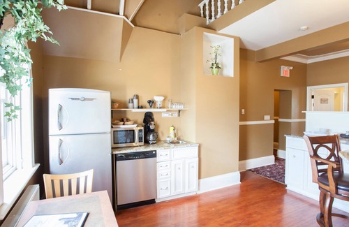 Strathroy Hotel | Clocktower Inn