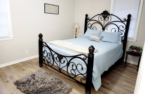 Mobile House | Close 2 USA College, Tennis & Golf. 45 to Beaches, Close to Downtown. Spacious