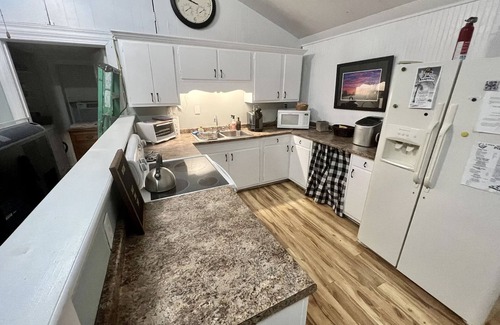 Nancy Apartment | Close Lake Access Countryside Suite