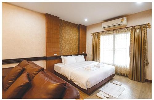 Ranong House | close