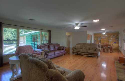 Broken Arrow House | Close to a Vibrant and fun DownTown Rose District. 15 min from Tulsa.