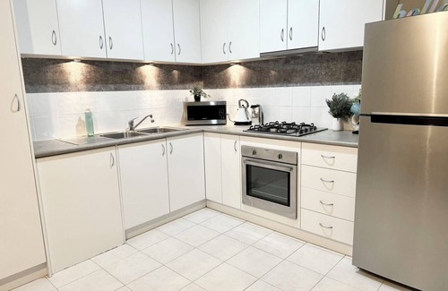 St James Villa | Close to Airport; CBD;Walk to Curtin; 4X2 house