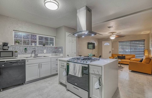 Downtown El Paso House | Close to All, Duplex B, Downtown, Comfortable,Safe