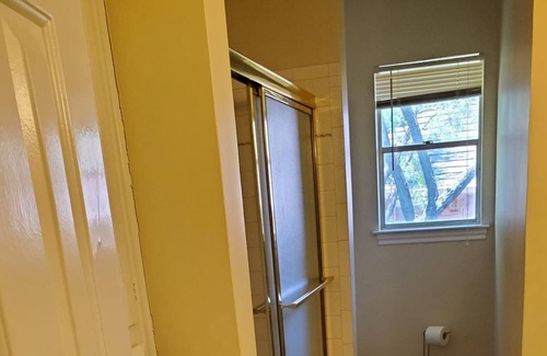 Ederville House | CLOSE TO ALL ENTERTAINMENT AND VENUES IN DALLAS Minutes from Downtown Fort Worth