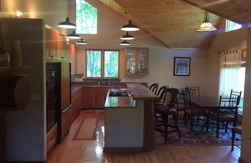 Basalt House | Close to Aspen, Snowmass, Family Friendly, Pet Friendly - PRIVATE yet convenient