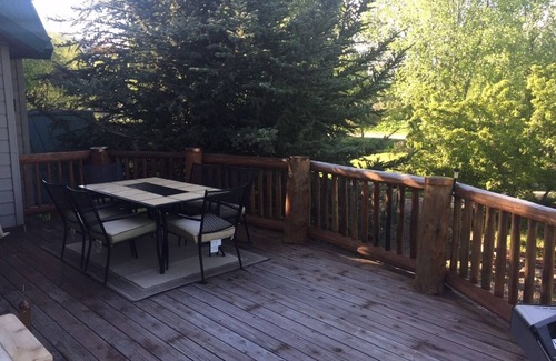 Basalt House | Close to Aspen, Snowmass, Family Friendly, Pet Friendly - PRIVATE yet convenient