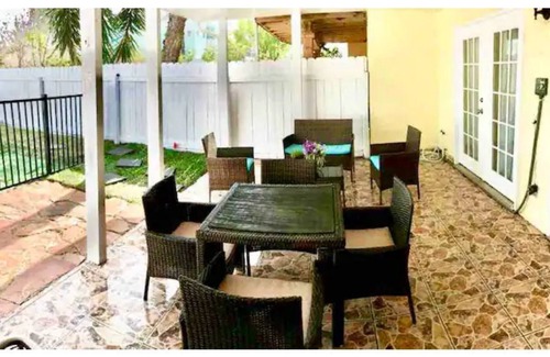 South Padre Island Cottage | Close to Beach, Private Jacuzzi, BBQ, 70” TV