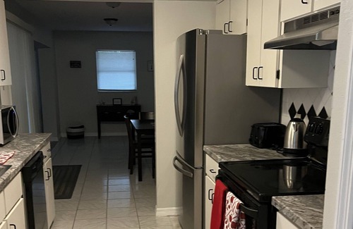 Deltona Lakes House | Close to beach 30 min and Disney 45 min