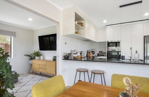 Waihi Beach House | Close to beach and shops