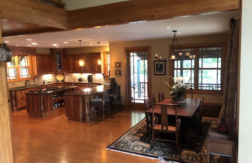Westlake Corner House | Close to Bridgewater, Gentle slope, Awesome Dock