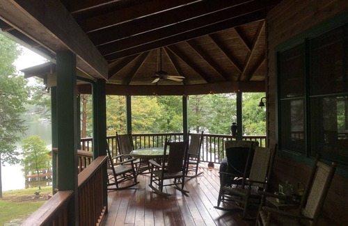 Westlake Corner House | Close to Bridgewater, Gentle slope, Awesome Dock