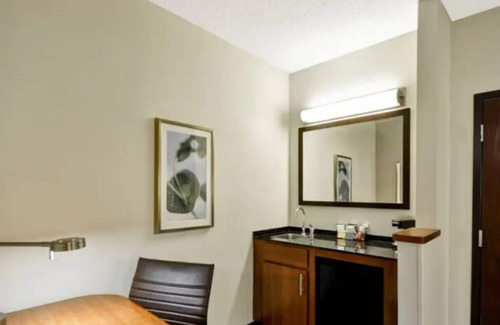 Westshore House | Close to Busch Gardens 2 Q beds with sofa bed