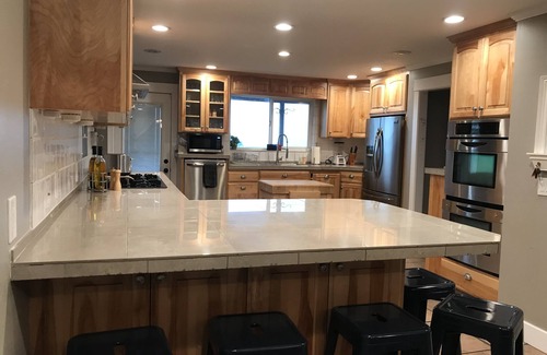 Orem North House | Close to BYU, MTC, UVU, TEMPLES - 6 bedroom-Theater-Piano-Steam Spa-Sport Court