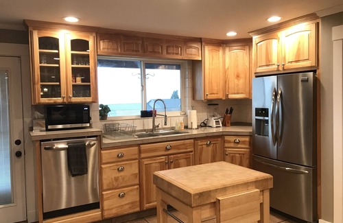 Orem North House | Close to BYU, MTC, UVU, TEMPLES - 6 bedroom-Theater-Piano-Steam Spa-Sport Court