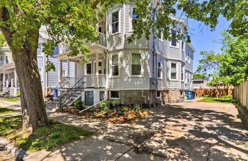 Salem Condo | Close to Downtown and Family-Friendly!