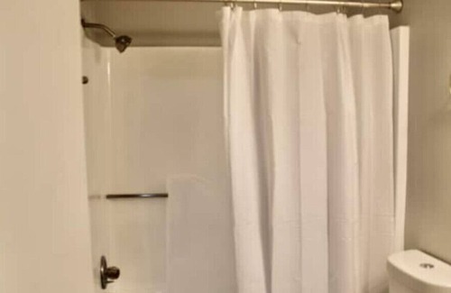 Huntsville Apartment | Close To Downtown Studio Apartment w/ Queen Bed