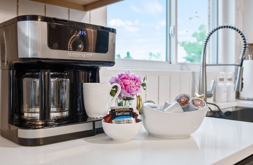 Northglenn House | Close to DTC & Mtns/Historic Updated/WiFi/AC/Pet Friendly/Family Friendly