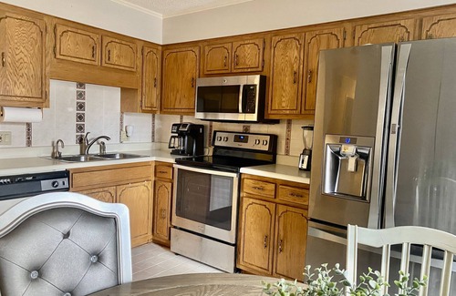 Higden House | Close to everything! 2 miles to Shiloh Marina, swim beach, boat rental & launch