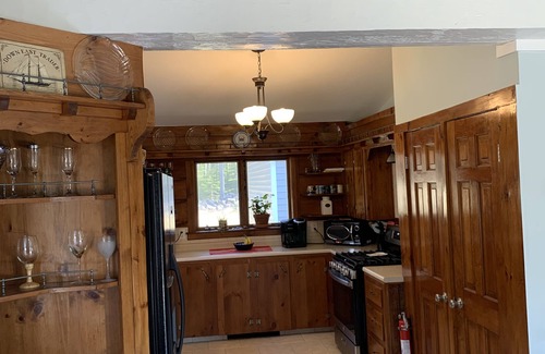 Spruce Head House | Close to everything and away from it all.