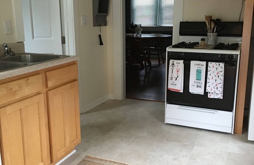 Pendleton House | CLOSE TO EVERYTHING - 28 mi to Indy - Shopping - Dining